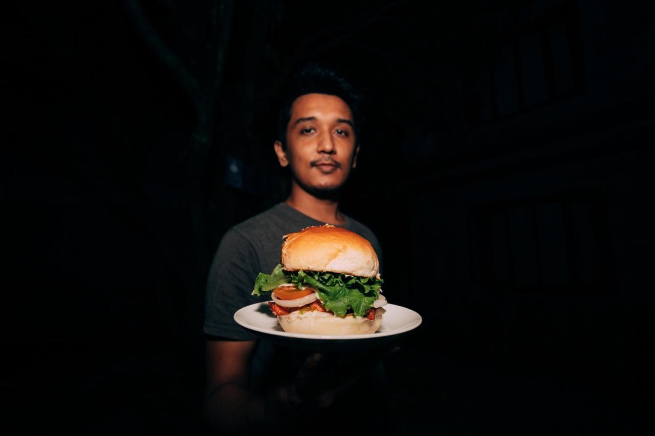 Hotel Tulsi Pokhara Bagian luar foto