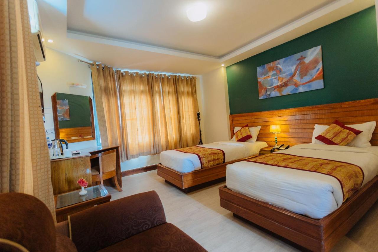 Hotel Tulsi Pokhara Bagian luar foto