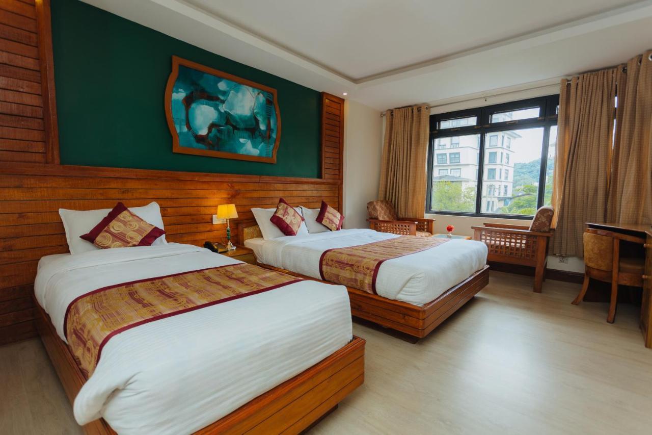 Hotel Tulsi Pokhara Bagian luar foto
