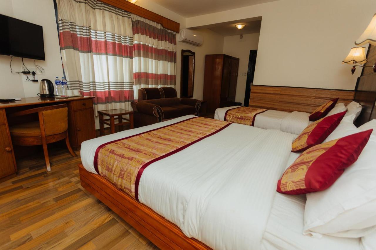 Hotel Tulsi Pokhara Bagian luar foto
